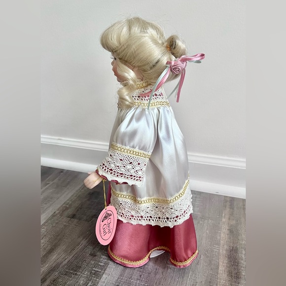 Choir Girl Porcelain Doll by Heritage Mint Collection - Picture 6 of 10